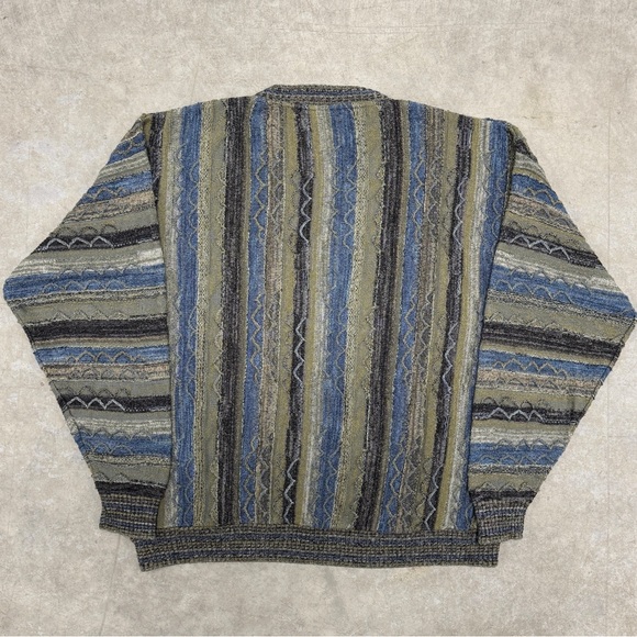 Vintage 3D Knit Sweater - Picture 3 of 6